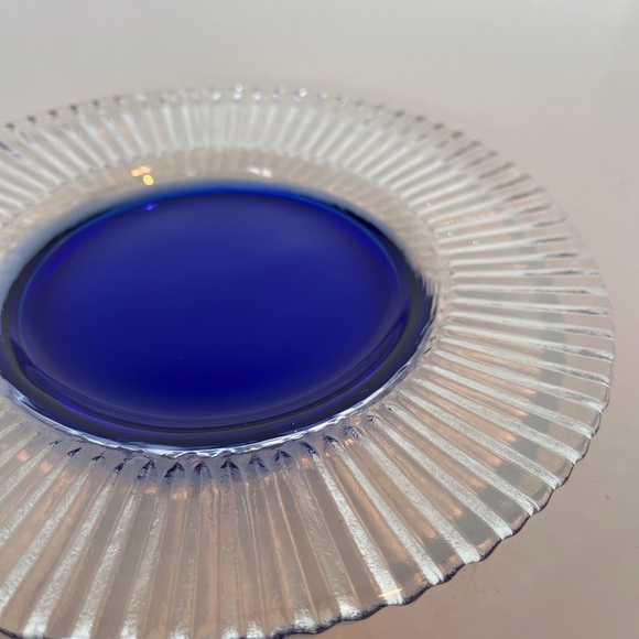 Vintage Pier 1 Ribbed Glass Plates with Cobalt Center - Picture 7 of 11